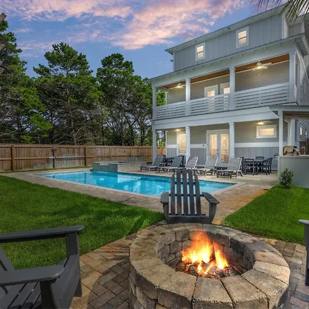 The Sand Emperor With Jetted Pool And Game Room
